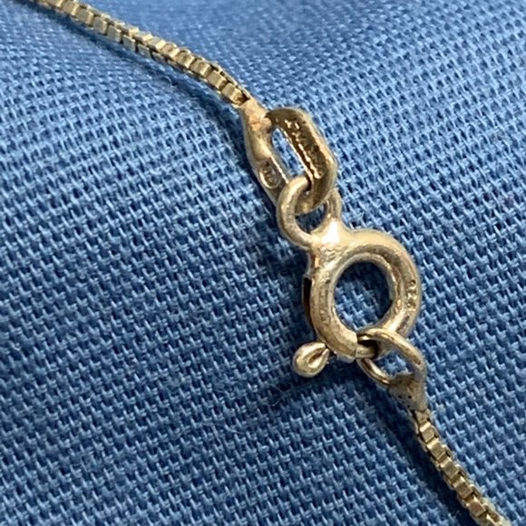.925 Box 1mm Chain With .925 CZ Pendant. Preowned. (570) - Picture 4 of 5
